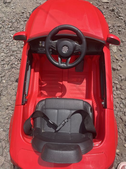 Дитячий автомобіль