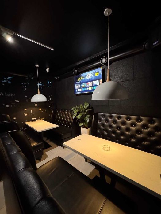 Продається кафе-бар Black White на вулиці Небесної Сотні та Політаєва