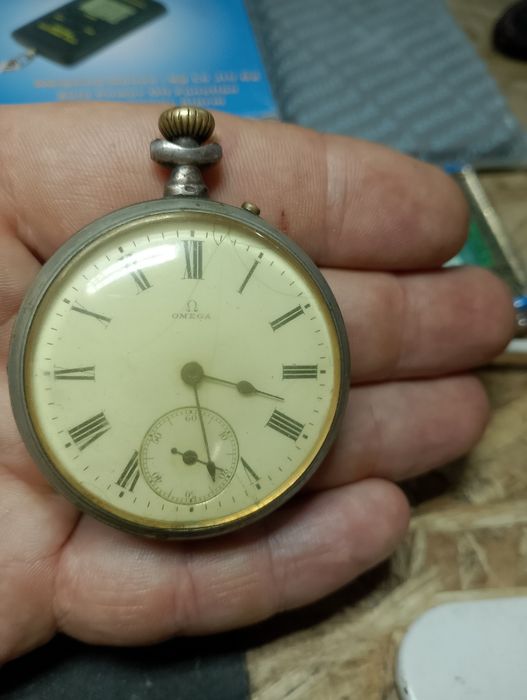 ОMEGA Годинник Срібний 7000 грн.