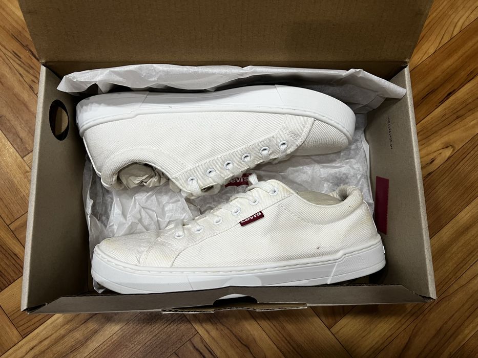 Levi’s Malibu 2.0 Off-White