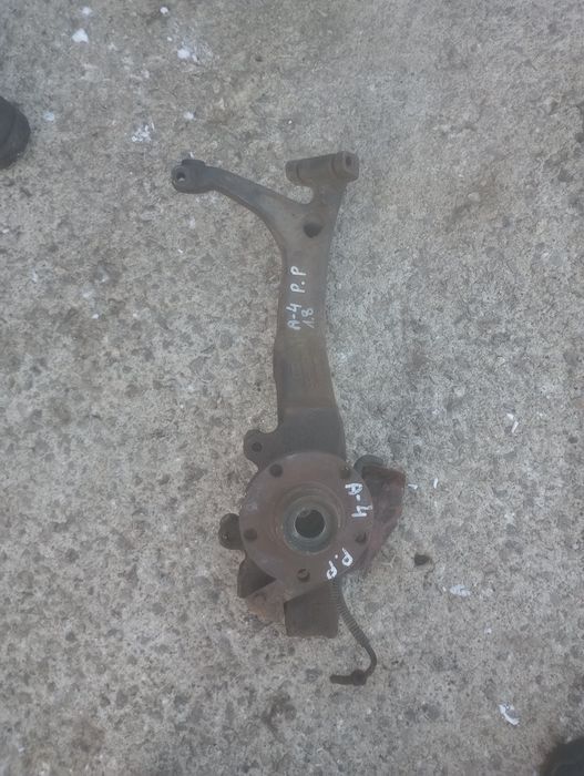 Audi a4 b5 a4b5 a6C5 A6 C5 Passat B5 zwrotnica prawa prawy przód