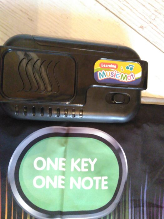 Mata muzyczna grająca, pianino