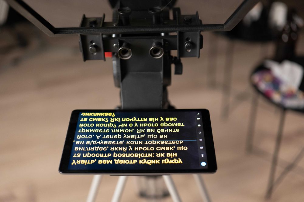 Терміновий продаж - телесуфлер з монітором 15inch broadcast рівень