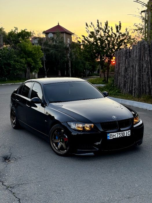 Продам бмв е90 320