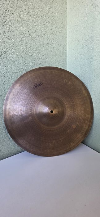 Zildjian A Avedis 18" Crash  AA18C — професійна тарілка