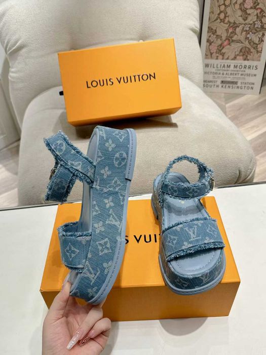 Louis Vuitton Buty, sandaly klapki, skora 200217
