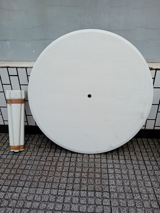 Conjunto mesa + cadeiras plasticas / plastico / PVC