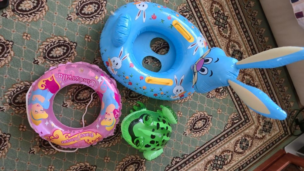 Круги для плавания детские, мячи, игрушки