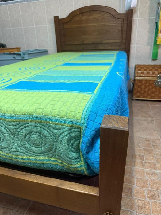 Cama madeira castanha