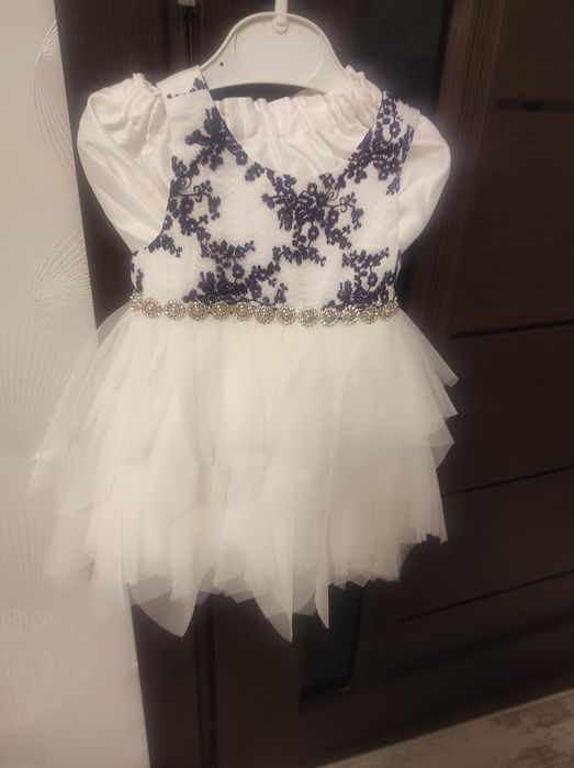 Нарядні плаття для двійнят, близнят 12 місяців