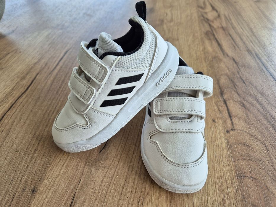 Adidas 24 buty na rzep wsuwane