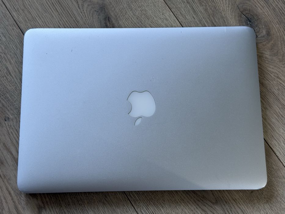 Macbook pro 13 2015 i5/8/128 a1502