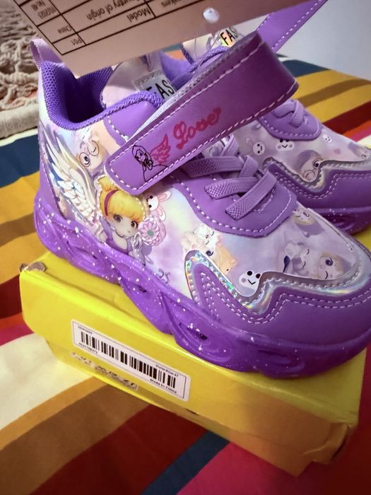 Sapatilhas criança com luzes [NOVO C/ETIQUETA]