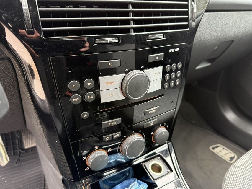 Продам Opel Astra H Station Wagon 1.7d 2010г