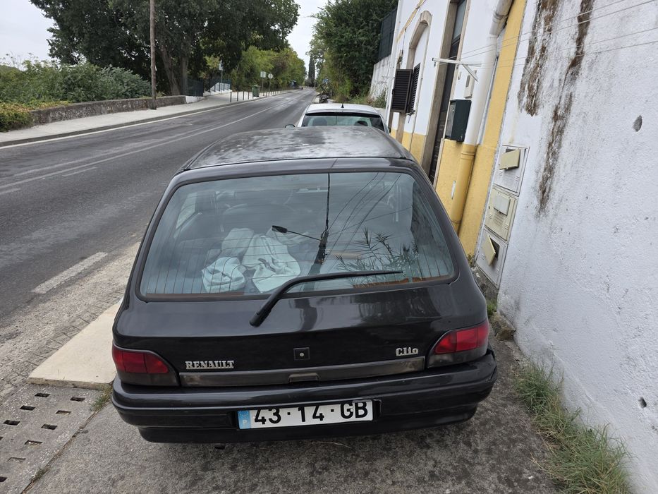 Renault clio 1995 800€