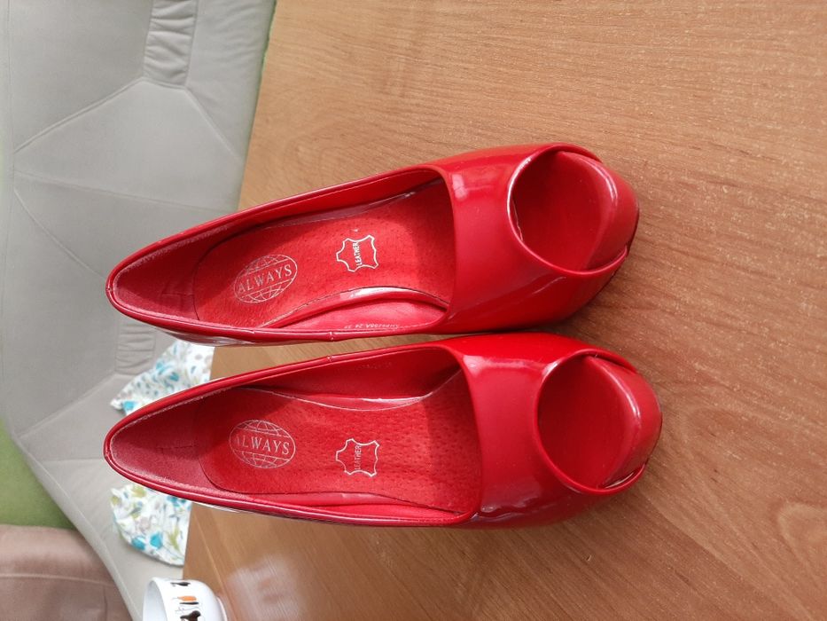 Szpilki czerwone rozmiar 35