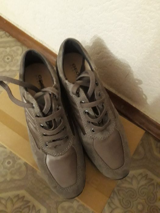 Жіночи кросівки 38р.