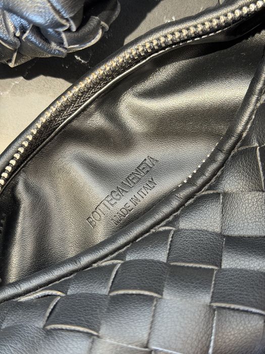 Bottega Veneta чорна шкіряна сумочка