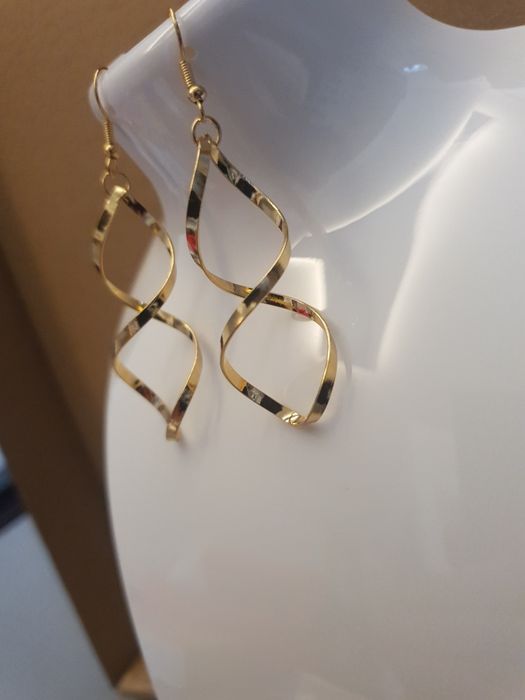 Złote Skręcone Kolczyki Wiszące Długie Damskie