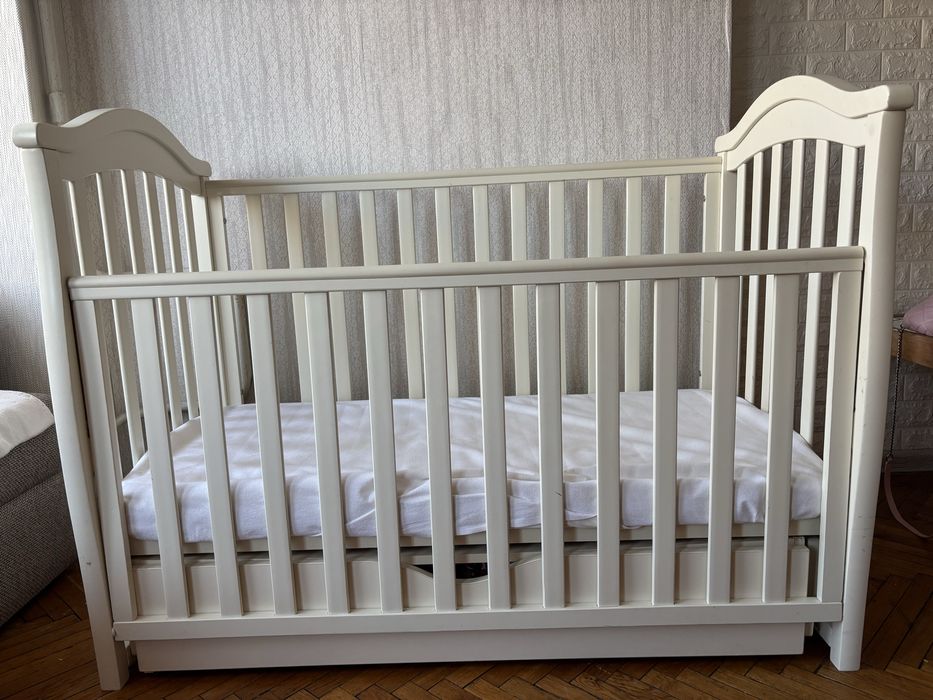 Ліжко дитяче і комод Верес