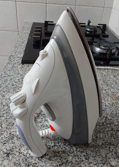 FERRO DE ENGOMAR,PASSAR A FERRO.Casa,Quarto,Trabalho,Sala,Cozinha.