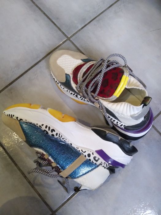 Кросовки женские