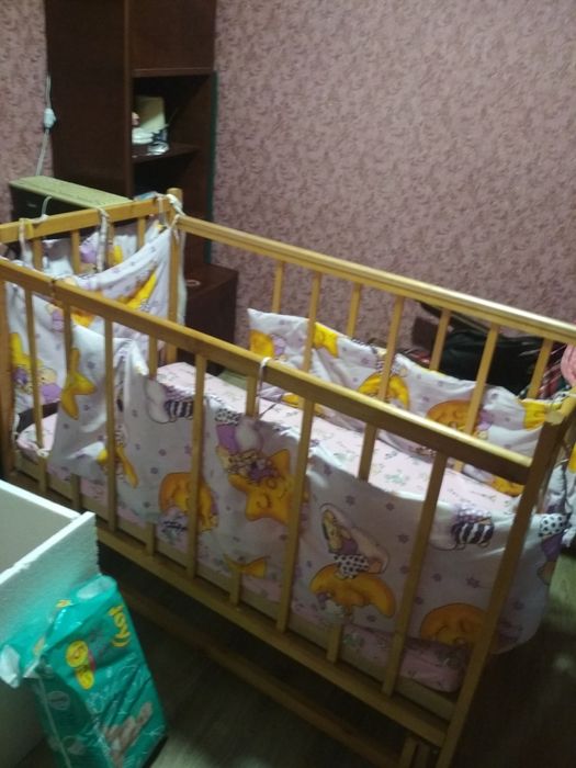 Дитяче ліжко на маятнику