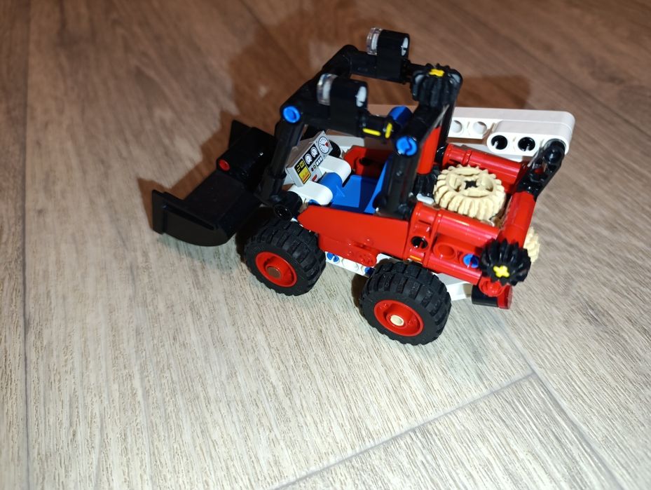 Конструктор Lego Technic 42116 Міні-навантажувач, 140 деталей