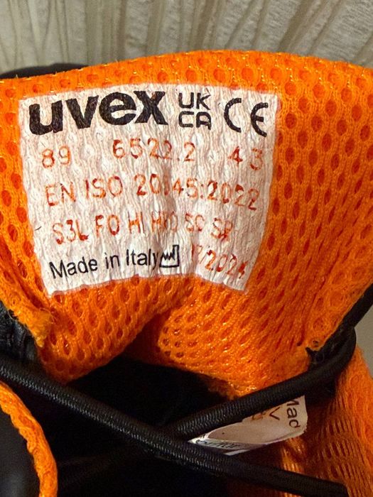 Продам спец обувь Фирмы Uvex