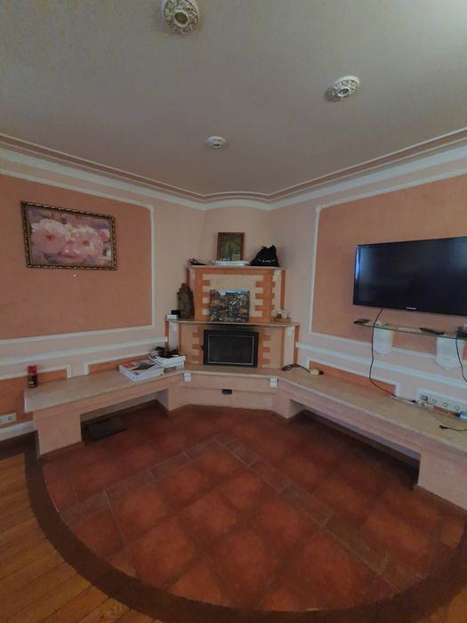 Продаётся добротный 3-х эт.дом в Константиновке для большой семьи.