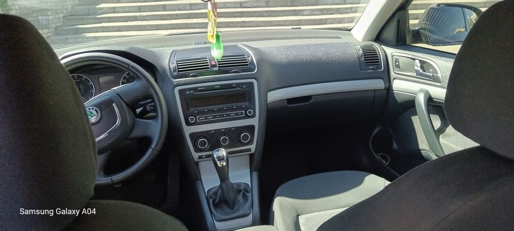 Skoda Octavia 2012 VIN TMBCK41Z3CB158210 фото оголошення 3 з 8