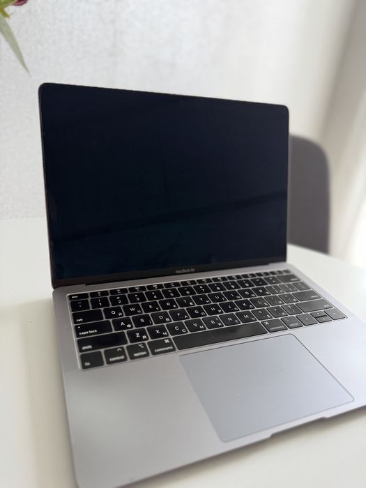 Продам mac book б/у