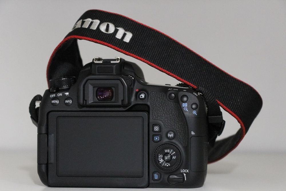 Canon 77D, 760d як нові. Можна з об'єктивом. ( Як 800 750 850 80 70d)