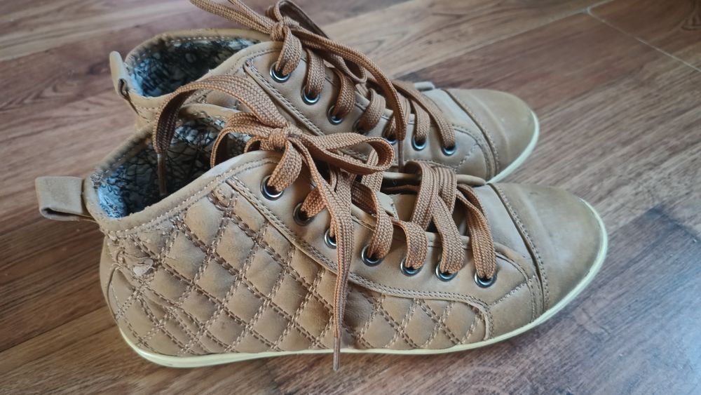 Кросівки дитячі 35 р.