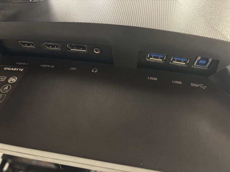 Monitor Gigabyte G27FC