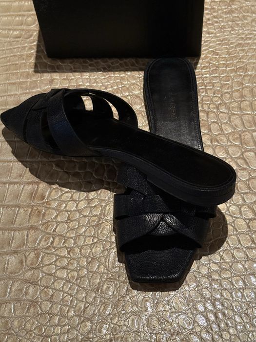 Sandálias Saint Laurent