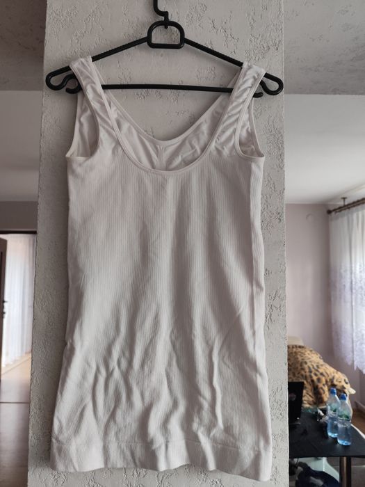 Top prążkowany modelujący sylwetkę na nieregulowane ramiączka rozm 40C