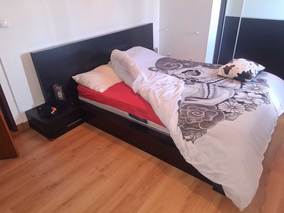 Cama de casal, elevatória.  Paços de Ferreira