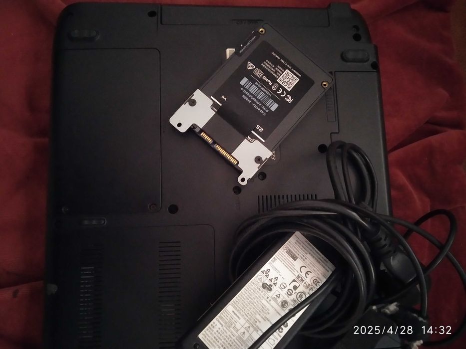 ноутбук SAMSUNG R 523