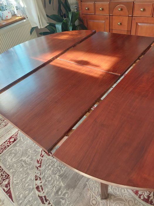 Stół drewniany owalny