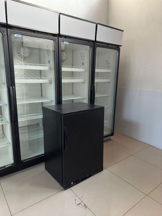 Lodówka pod blat chłodziarka na zaplecze 85 cm 136 l poj