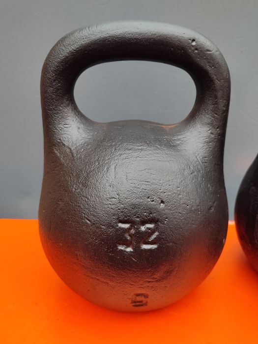 Гири16кг.24кг.32кг .спортивная