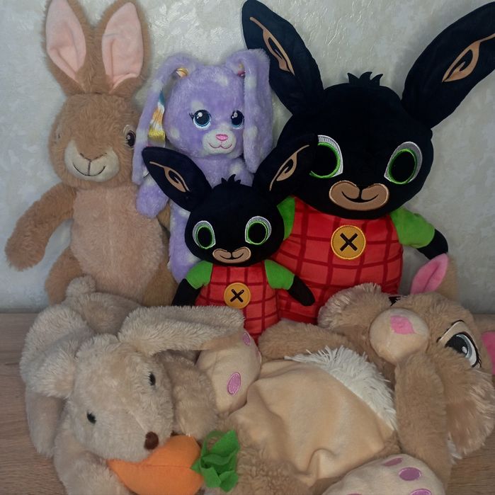 Мякі іграшки зайчики кролики