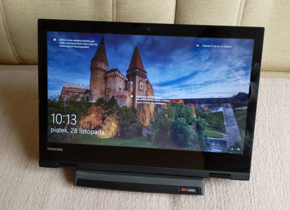 Toshiba Satellite Radius 14 L40w-c 14"/i5-6200U/SSD256GB/8GBRAM/ HD520