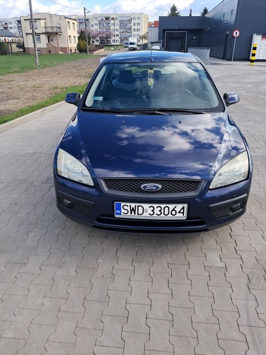 Ford focus2  1.6 benzyna