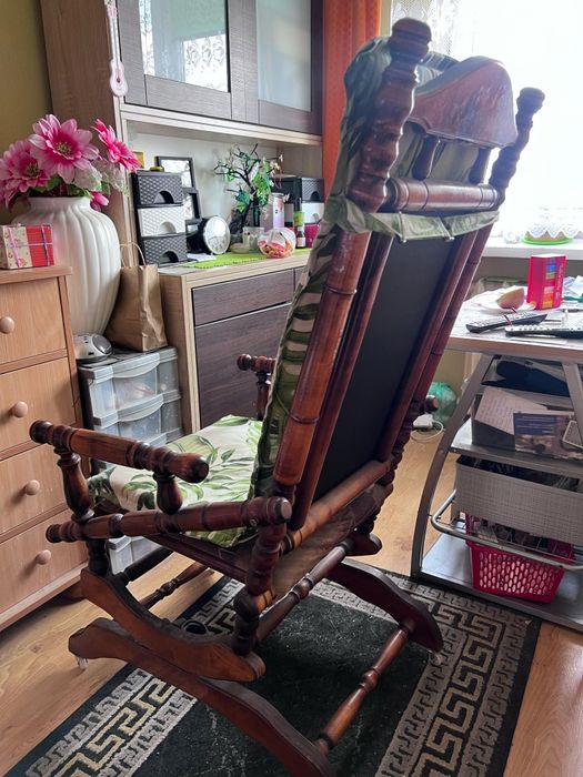 Antyczny zabytkowy fotel bujany