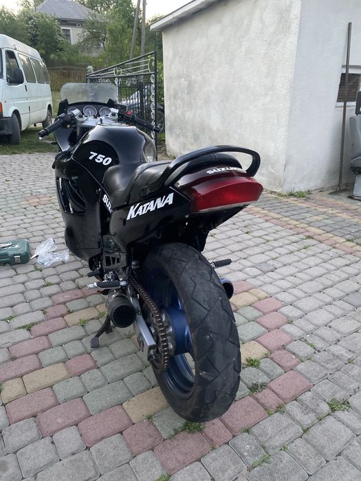 Suzuki katana 750