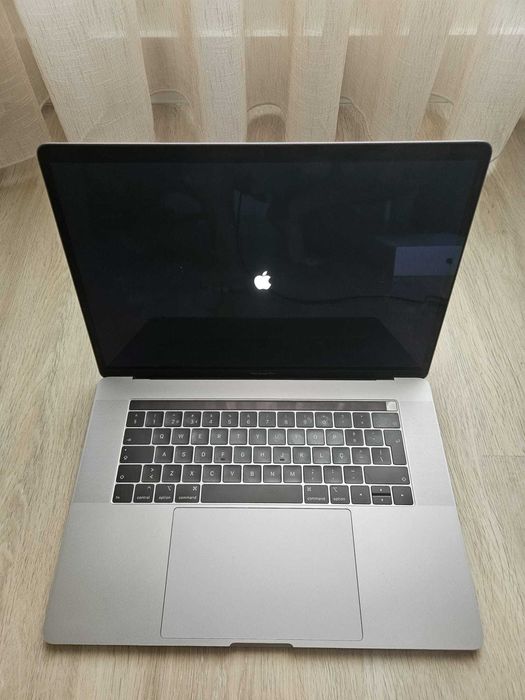 Macbook Pro 15" como novo