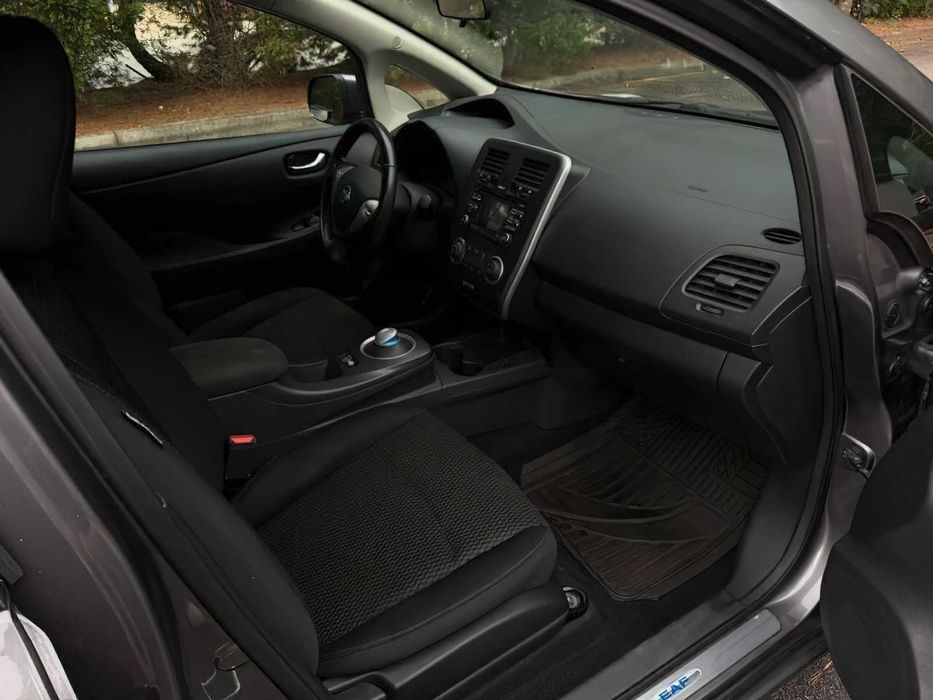 Nissan LEAF      2015