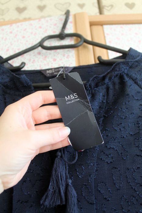 nowa z metką granatowa elegancka bluzka wiązana w delikatne wzory